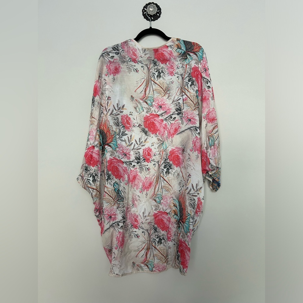 Feathers by Tolani kimono